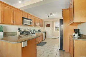 Charming 1BR Apt in Arlington Heights - Image 5