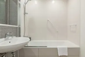 Beautiful 1 Bedroom Apartment in Shepherd's Bush - Image 5