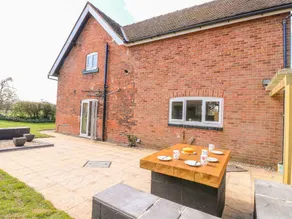 Ardsley Cottage Longford Hall Farm Holiday Cottages - Image 5