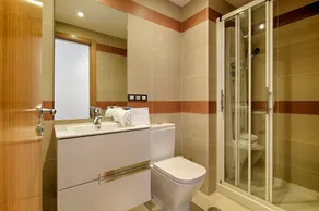 Blue Ocean Apartment - Image 2