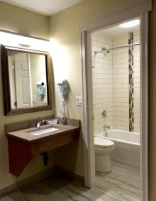 Sahara Suites - Image 4