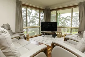 Highland View - Image 2