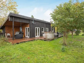 Peaceful Holiday Home in Højby With Whirlpool - Image 5