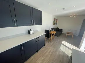 Beautiful Private Detached 1-bed Bungalow - Image 4