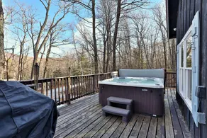 Your Ski Home: Powder Park Place - Upper Level. Close To Killington. Hot Tub. 4 Bedroom Home - Image 4