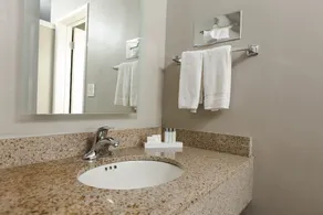 Vagabond Inn Oxnard - Image 2