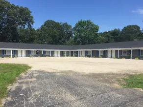 Shore Road Inn - Image 5