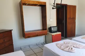 Hotel Loretis by OYO Rooms - Image 4