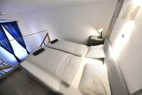 Cosy two bedroom flat in Rottenbiller str, Sky - Image 2