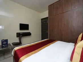 Hotel Star Court by OYO Rooms - Image 5