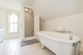 St Andrew Suites - Image 2
