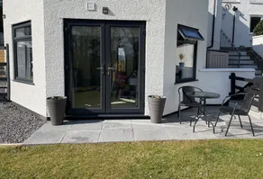 Stunning, Contemporary 1 Bedroom En-suite Annexe - Image 2