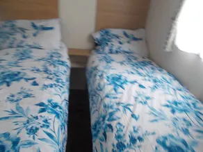 3 bed Caravan Abergel - Image 3