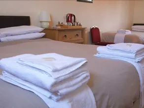 Marine Hotel - Image 4