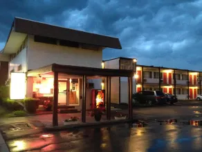 Imperial Motel - Image 3