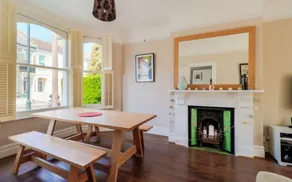 5 Bedroom House With Patio in Brixton - Image 3