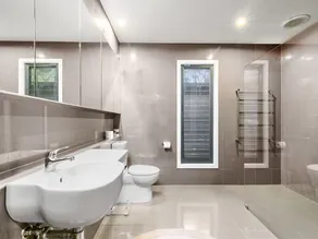 Hidden Escape Free Wifi & Foxtel Surfside PET Friendly - Image 3