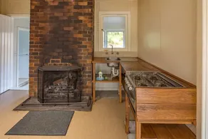 Toms Cabin - Image 5