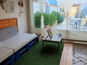 Spacious House in Poble Nou with Garden - Image 3