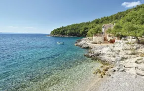 Stunning Home in Zastrazisce With 4 Bedrooms - Image 5