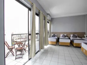 Hotel Centro Bras by OYO Rooms - Image 4