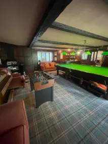 Remarkable 8 Bed Family House Sleeping 16 w/ Pool - Image 5