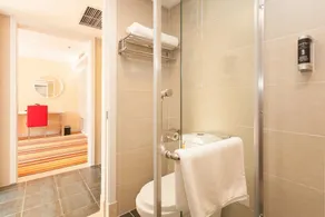 Dalian Spring Hotel (City Government People's Square Subway Station Branch) - Image 3