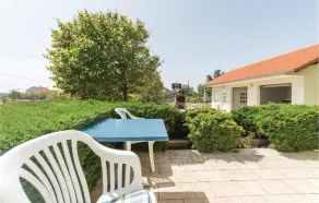 Amazing Home in Lisicic With 4 Bedrooms, Wifi and Outdoor Swimming Pool - Image 4