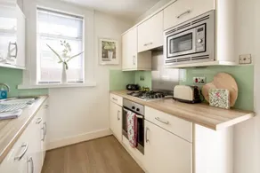 2 Bedroom Flat With Garden - Image 2