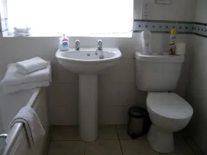 Meadowcroft Guest House - Image 5