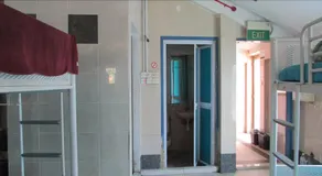 MKS Backpackers Hostel - Cuff Road - Image 5
