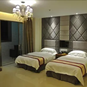 Longquan Hotel - Image 4