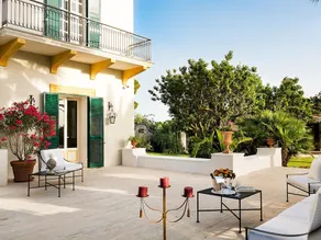 Elegant Villa With Pool and Garden - Image 4