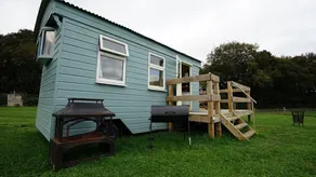 Showman's Hut @ Westcote - Image 3