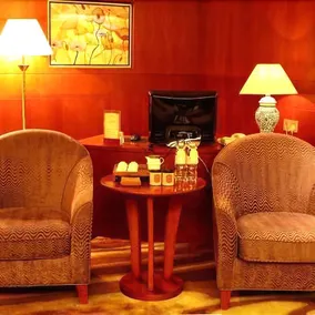Global Hotel - Image 2