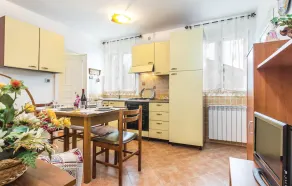 Amazing Home in Labin With Wifi and 4 Bedrooms - Image 3