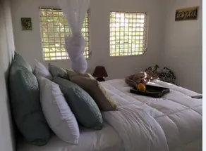 The Sun & Rain Cottage - Image 2