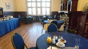 Cleeve House Bed & Breakfast - Image 2