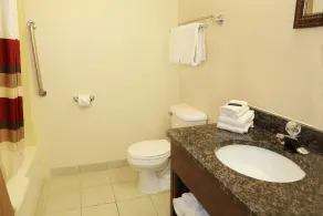 TownHouse Hotel Grand Forks - Image 2
