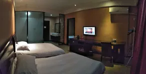 Skyscraper Hotel - Image 5