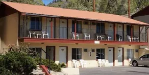 Spanish Trails Inn and Suites - Image 4