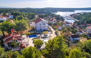 Amazing Home in Milna With Wifi and 6 Bedrooms - Image 3