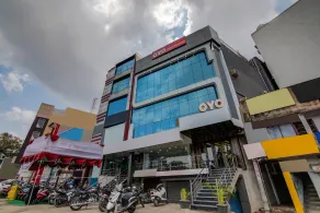 Hotel Skylawn by OYO Rooms - Image 3
