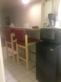 Thunderbird Motel - Image 4