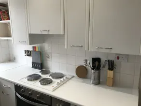 Chessels Court Apartment - Image 2