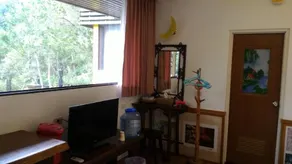 Red Villa - Image 4