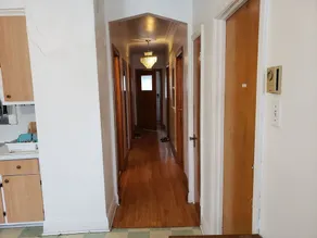 Apartment near Metro Monk Station - Image 4