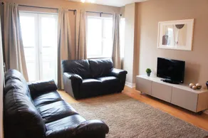 Robinson House Serviced Apartments - Image 5