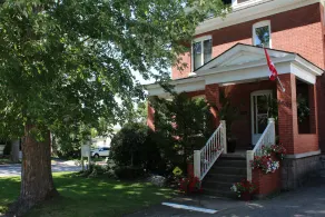 Li-Li Bed & Breakfast - Image 2