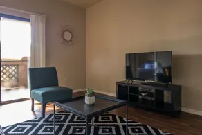 1 BR Apt with Parking by Frontdesk - Image 4